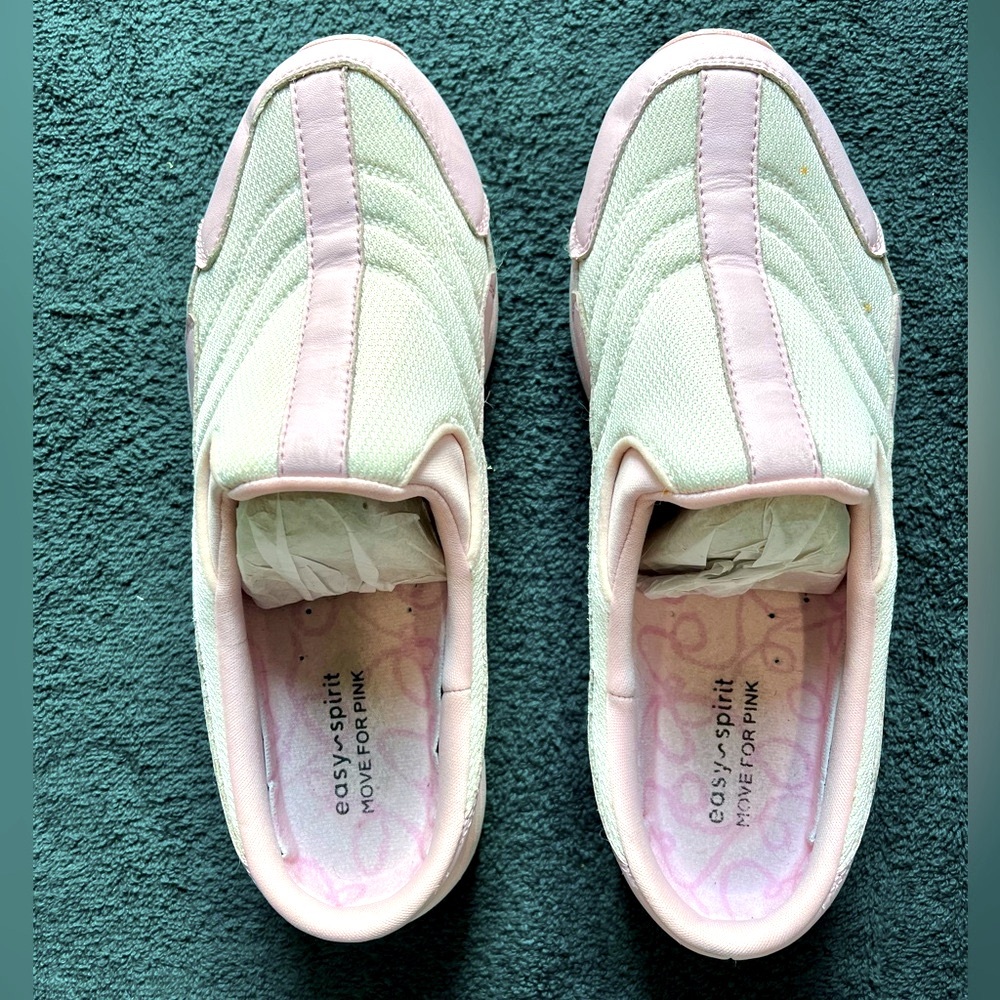 EASY SPIRIT “Move For Pink” Limited Edition White-Pink Travel Time Clogs, 8.5M